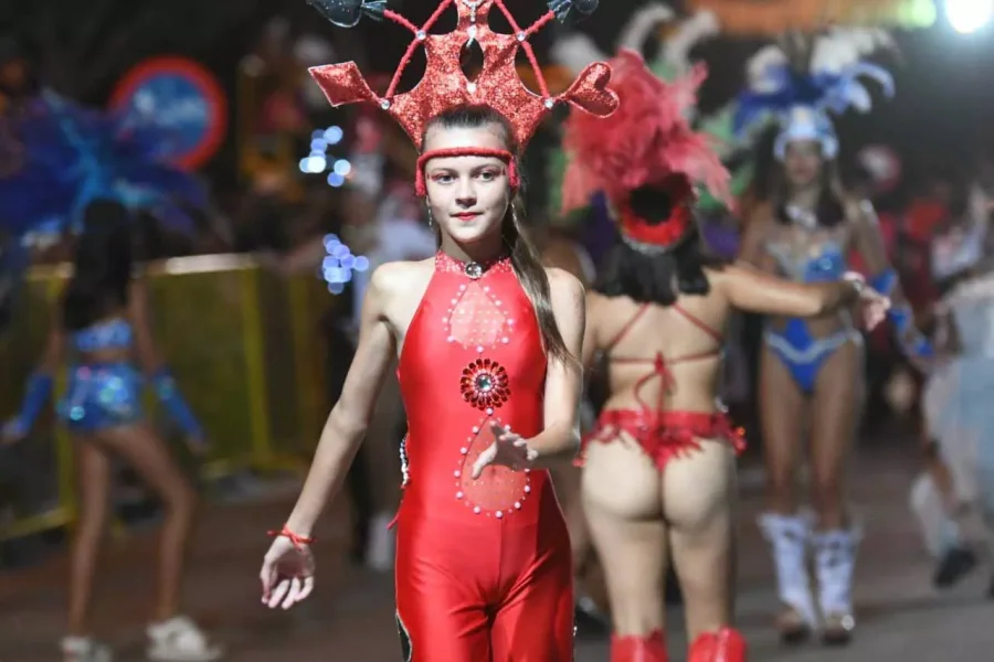 FOTO PRENSA MUNICIPALALEGR&Iacute;A. Baile, ritmo y colores.P&Uacute;BLICO. Se invita a toda la comunidad a presenciar el desfile central.