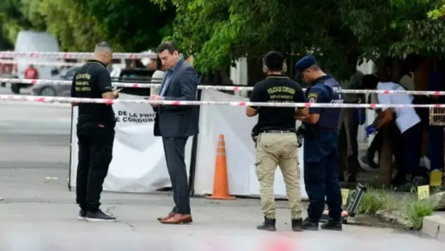 IMAGEN INTERNET. ACCIONAR POLICIAL.  A poco de ser cometido el homicidio.