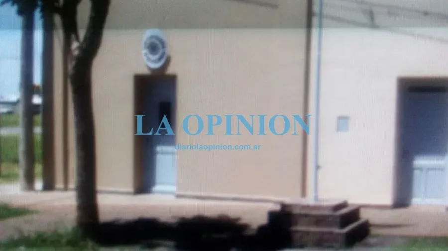 IMAGEN ARCHIVO. SUBCOMISAR&Iacute;A DE P. ROCA.  Su personal salv&oacute; una vida.