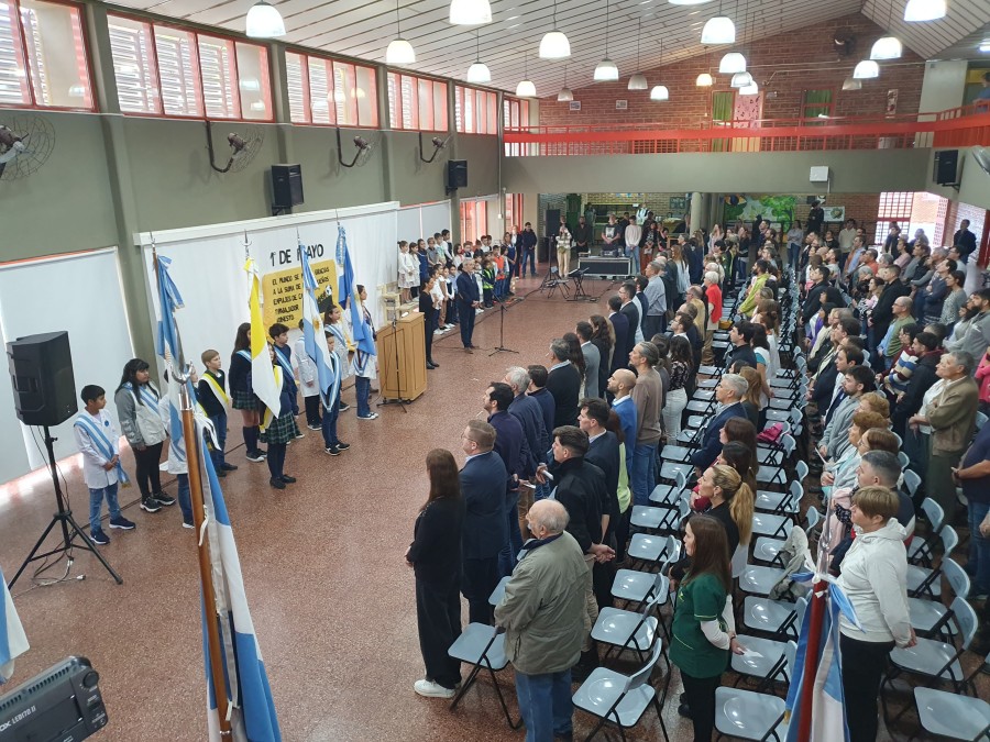 El acto se realiz&oacute; en la Escuela Mitre.