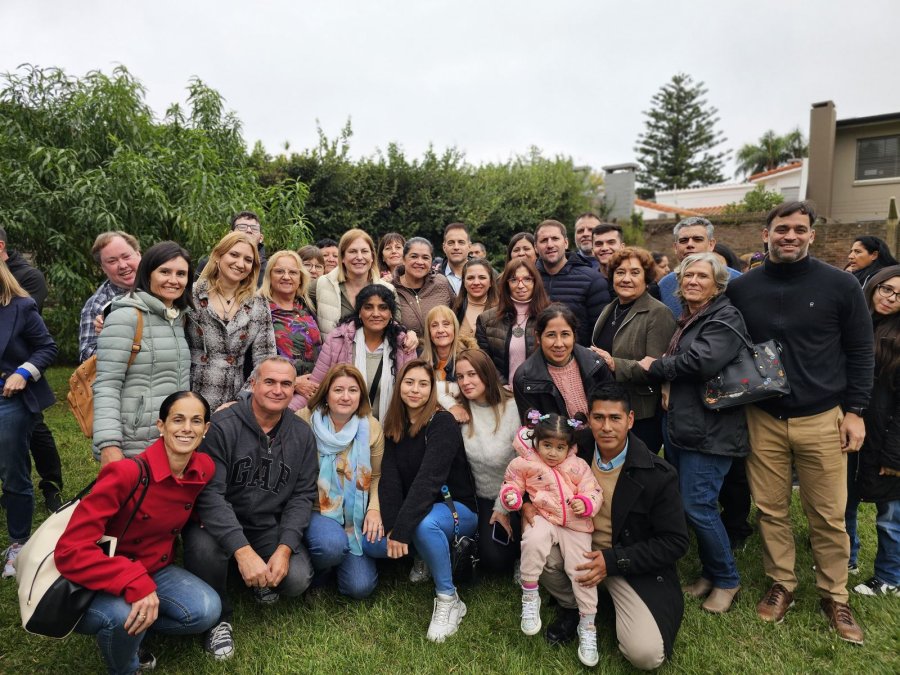Gisela Scaglia junto al PRO de Rafaela y el departamento Castellanos.