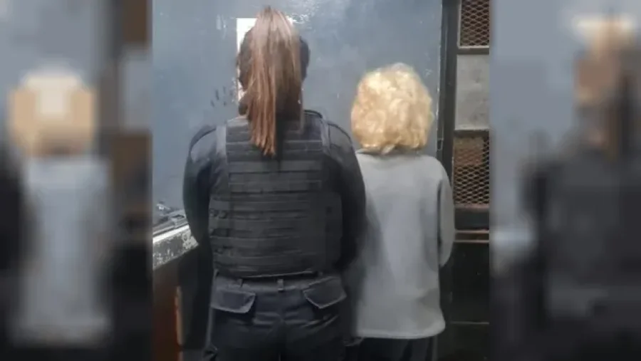 La autora ser&iacute;a su esposa Teresa A. de 77 a&ntilde;os.