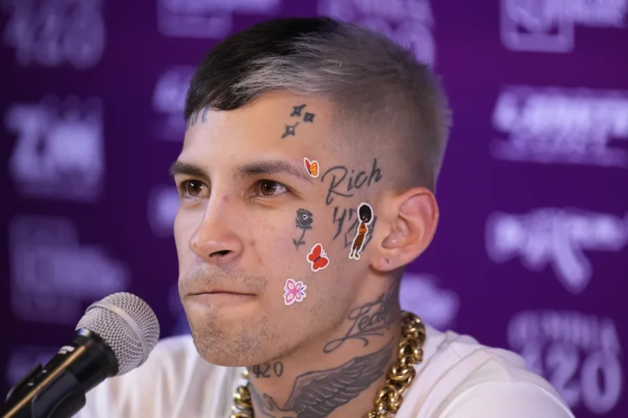 El m&uacute;sico Eli&aacute;n Valenzuela, conocido como L-Gante.