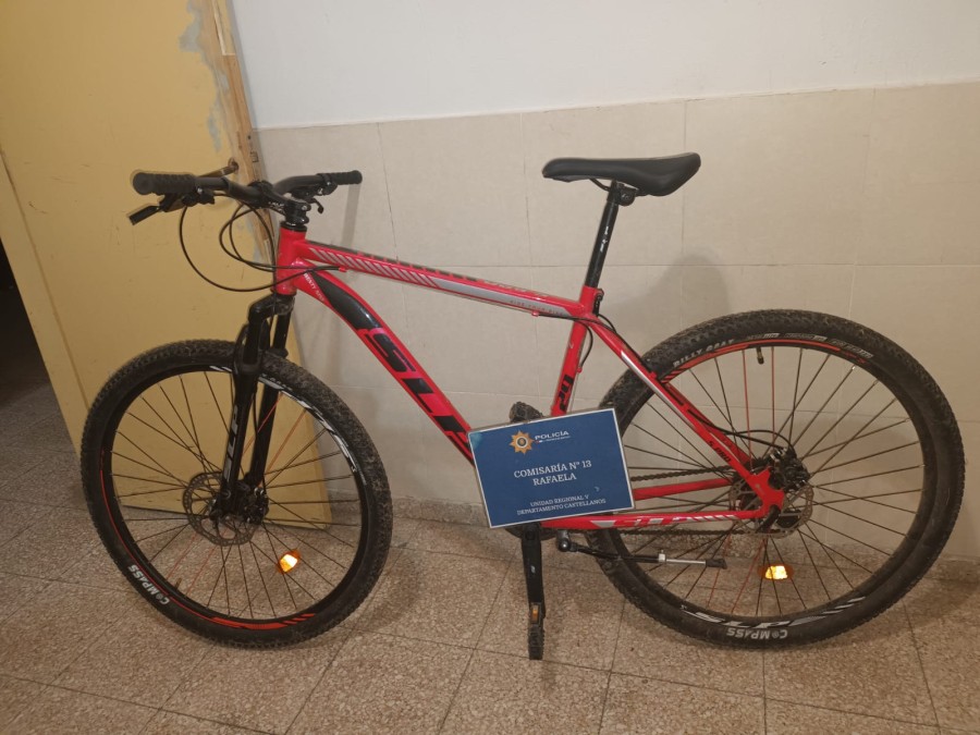 La bicicleta fue robada a la madre de uno de ellos
