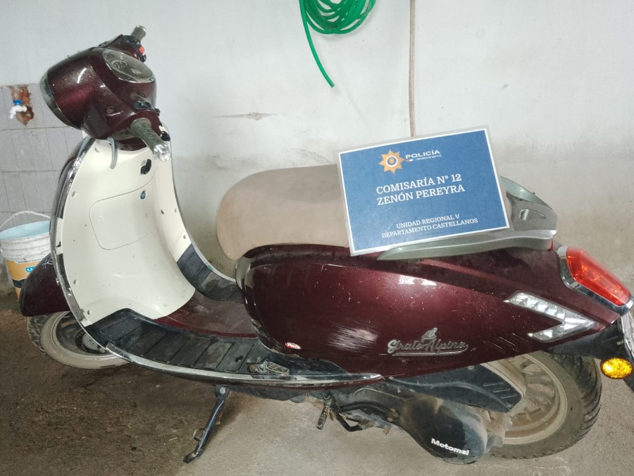El motoveh&iacute;culo Motomel robado estaba abandonado.