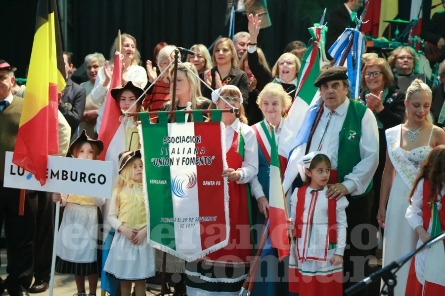 La Fiesta de las Colectividades esperancina.