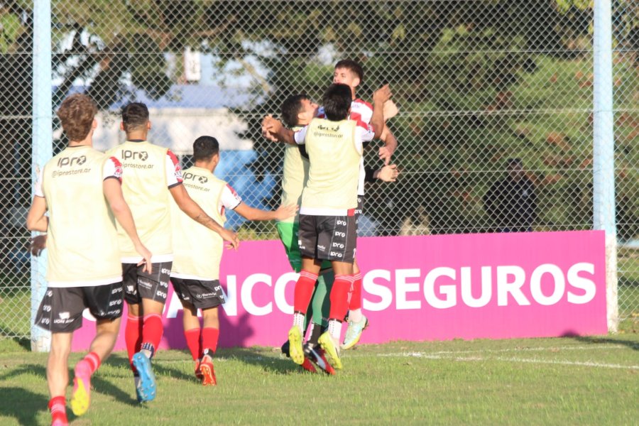 FESTEJO./ El gol de Sterren.