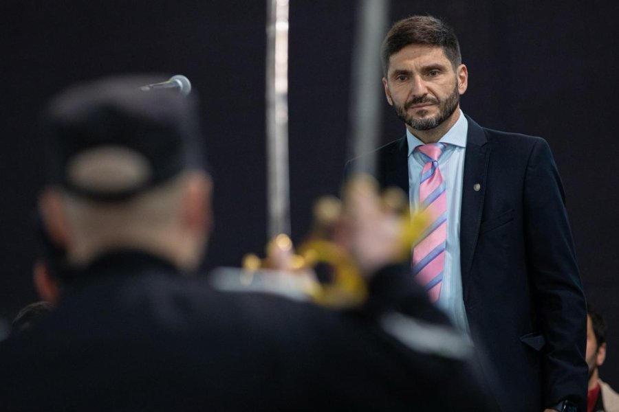 Pullaro tensa la cuerda con estatales y docentes.