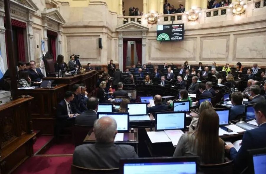 Con intensas negociaciones y muchas concesiones.