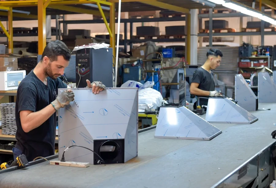 Fuerte ca&iacute;da de la industria.