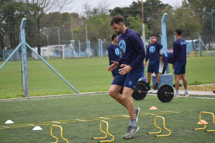 ESPERA./ La duda está en el fondo.