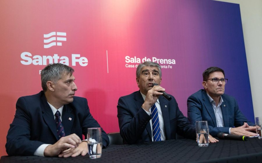 Olivares, Bastia y Goity en conferencia de prensa.