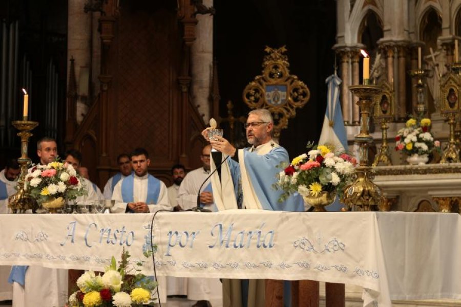 MERCEDES-LUJAN// Monse&ntilde;or Jorge Scheinig, celebr&oacute; la Eucarist&iacute;a en la bas&iacute;lica y santuario de la patrona de los argentinos en su d&iacute;a.
