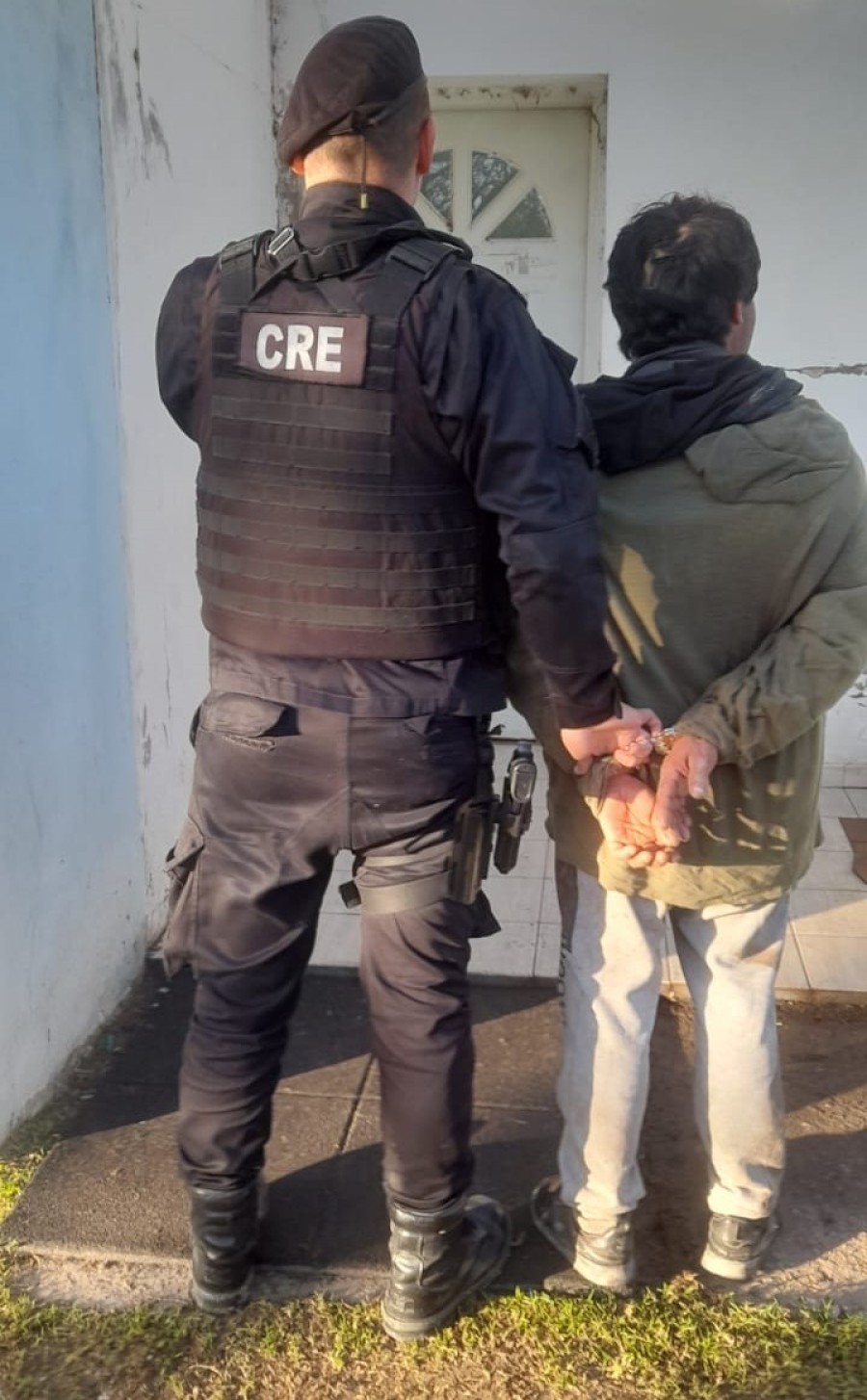 DETENIDO. Increp&oacute; e insult&oacute; a los polic&iacute;as que custodiaban la Escuela N&ordm; 1393 &ldquo;Jos&eacute; Pedroni&rdquo;.