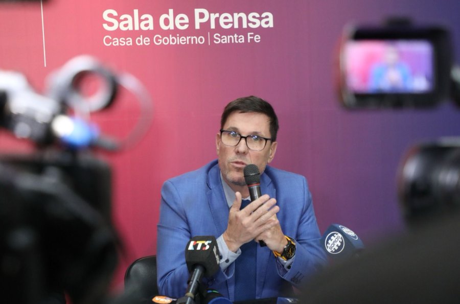 JOSE GOITY. El ministro de Educaci&oacute;n brind&oacute; detalles a trav&eacute;s de una conferencia de prensa.
