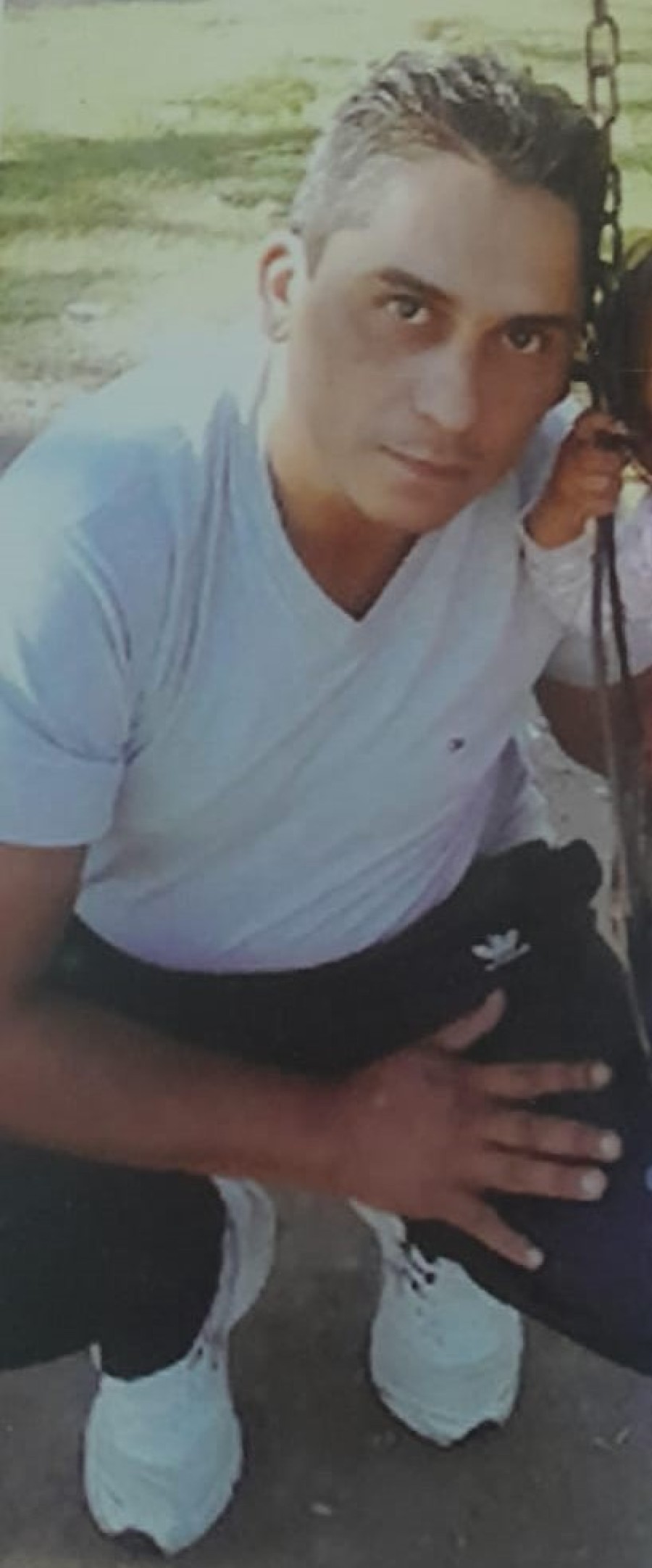 Pedro Oscar Almada de 46 años está siendo buscado.