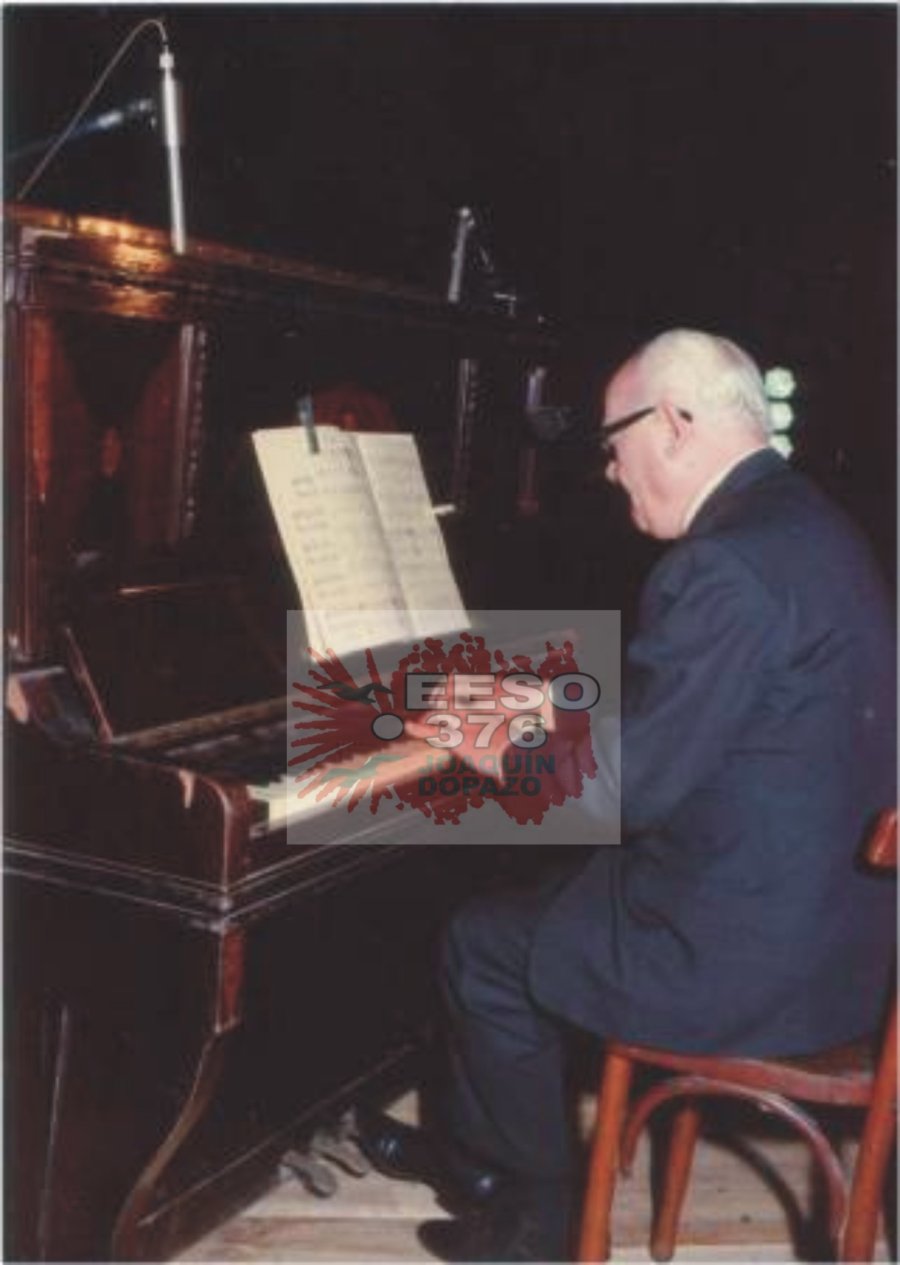 Remo Pignoni y su piano.