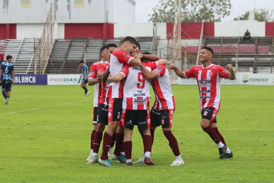 ABRAZOS./ Segundo triunfo consecutivo del León.