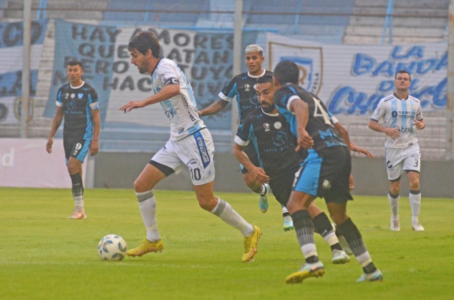 CLAVE./ Lucas con la pelota.