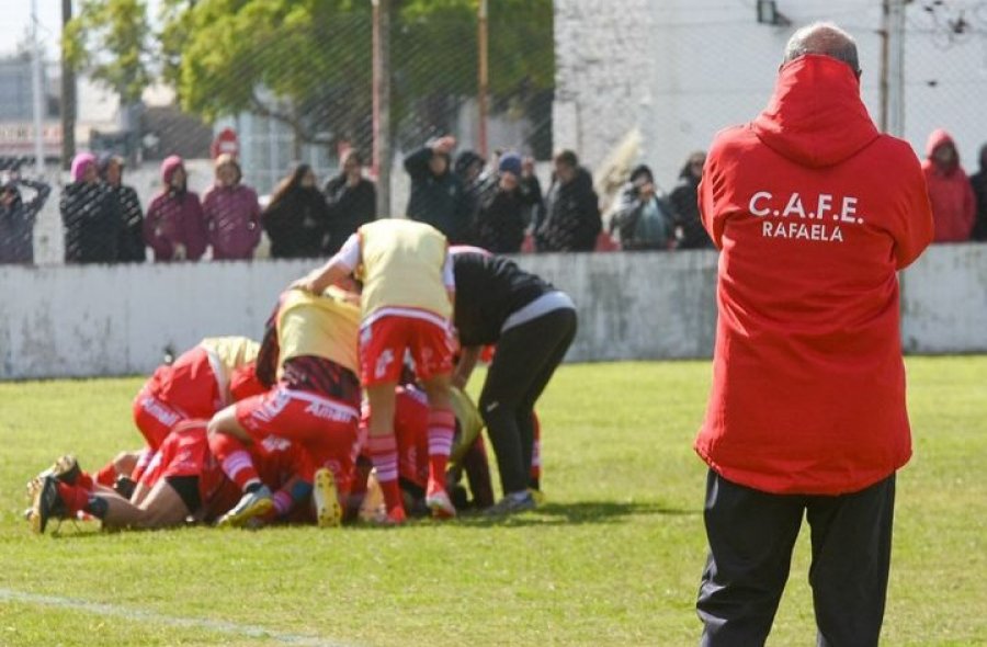 FESTEJO./ Ferro lo ganó sobre la hora.