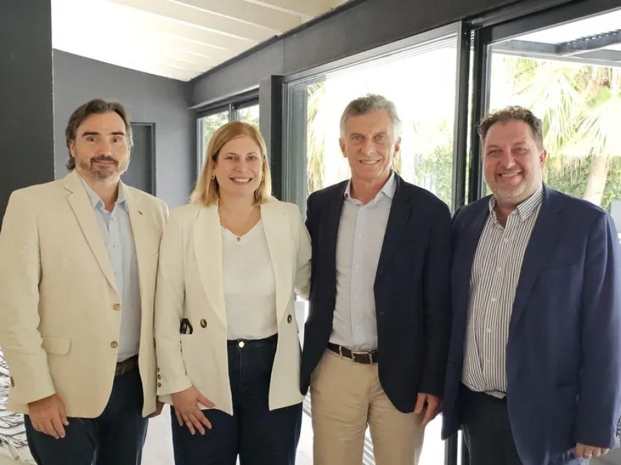 Lucas Incicco, Gisela Scaglia, Mauricio Macri y Germ&aacute;n Mastrocola, a fines de febrero pasado.