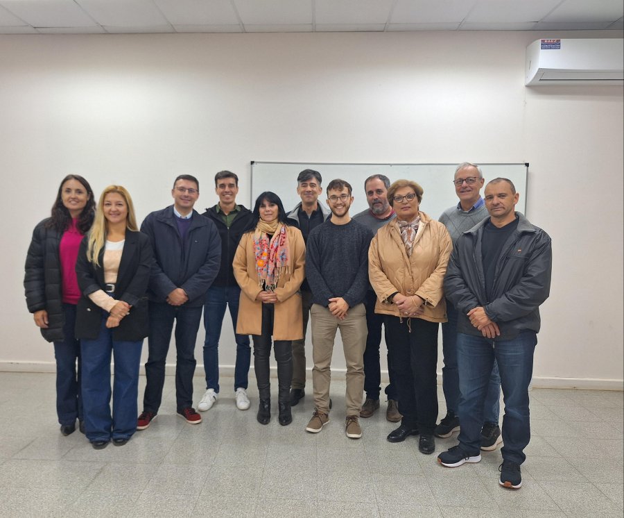 VISITA. Los concejales visitaron la instituci&oacute;n y conocieron los diferentes cursos que se realizan.
