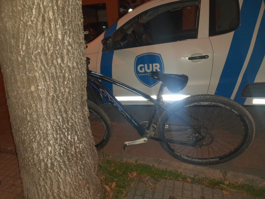 El rodado abandonado en intersección de calles 27 de Septiembre y 25 de Mayo.