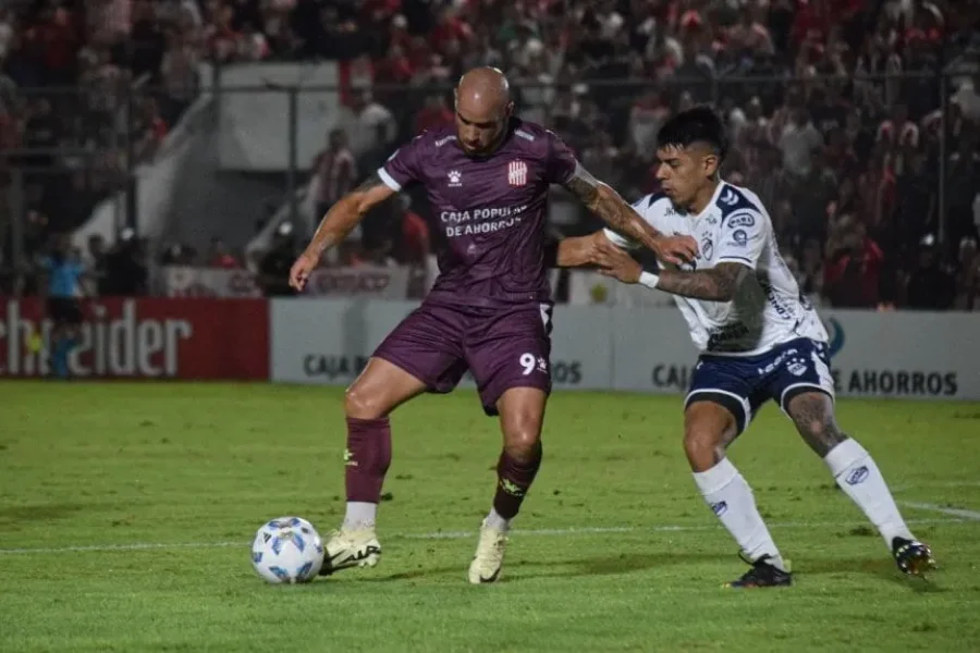 EN CANCHA DE COLÓN, ALMIRANTE BROWN ANTE SAN MARTÍN DE TUCUMÁN