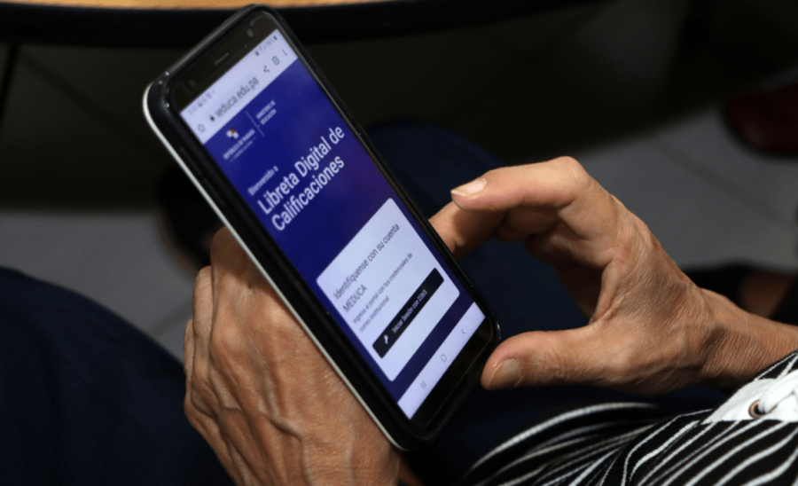 NUEVO SISTEMA. La libreta digital llega a las escuelas primarias santafesinas.