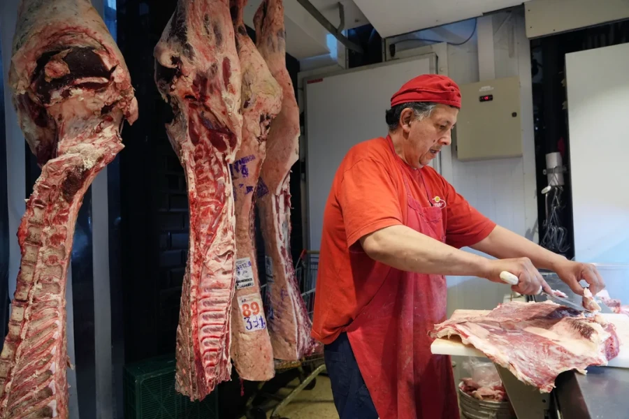 El consumo de carne por habitante cay&oacute; un 18,5% interanual en el primer cuatrimestre del a&ntilde;o.
