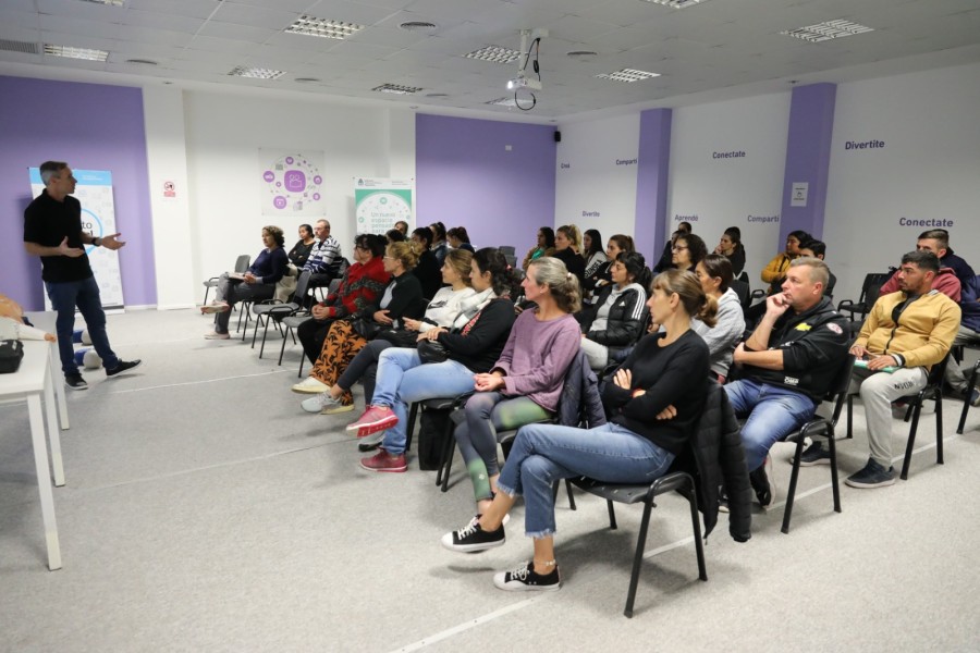 Requiere inscripci&oacute;n previa en la web municipal.