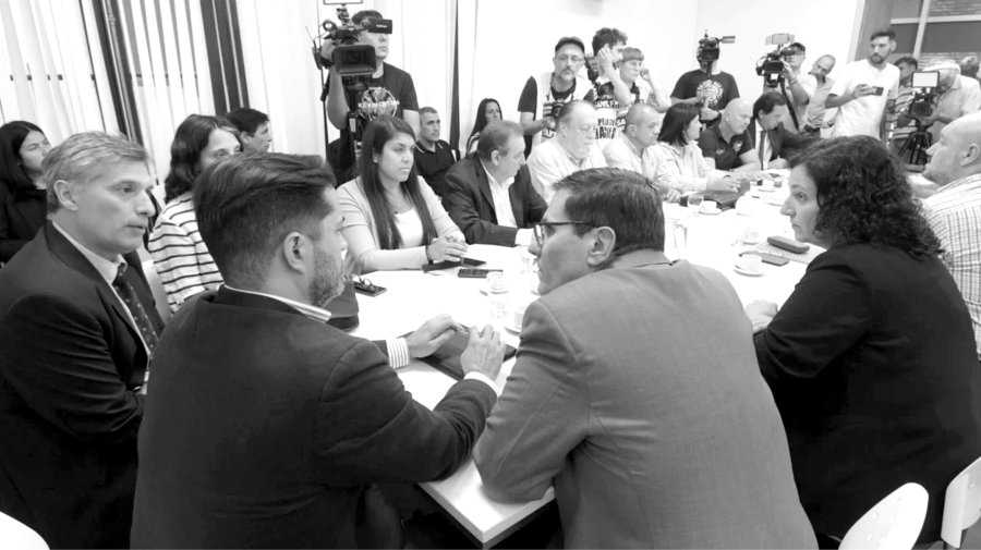NUEVA CONVOCATORIA. Los funcionarios provinciales y representantes de los gremios retomar&aacute;n las discusiones salariales.