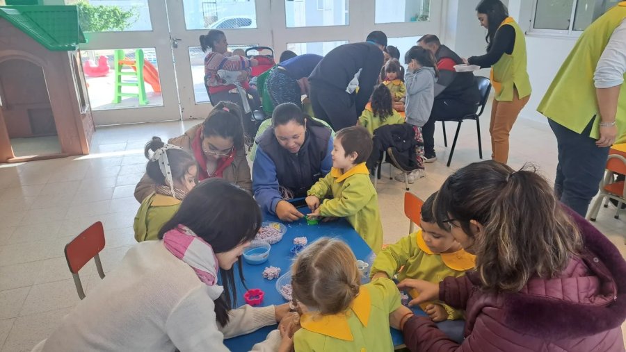 Una de las actividades en el jard&iacute;n.