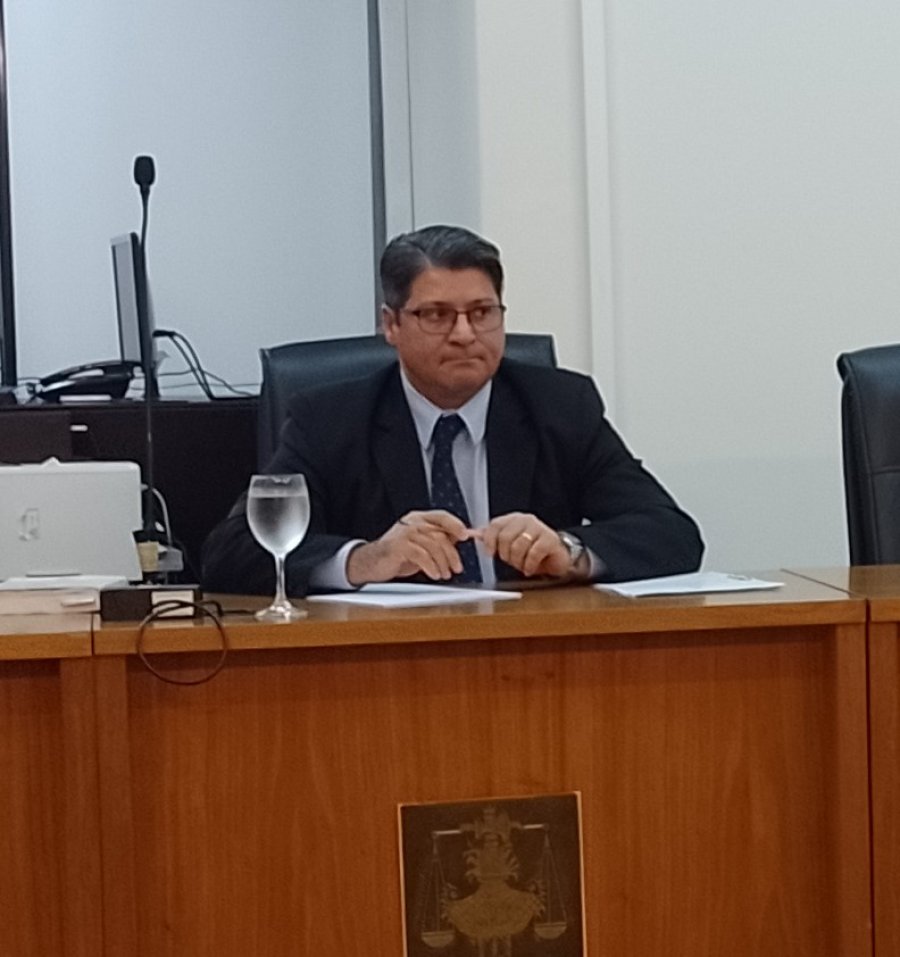 El juez José Luis Estévez fue el encargado de dictar sentencia en un controvertido caso.