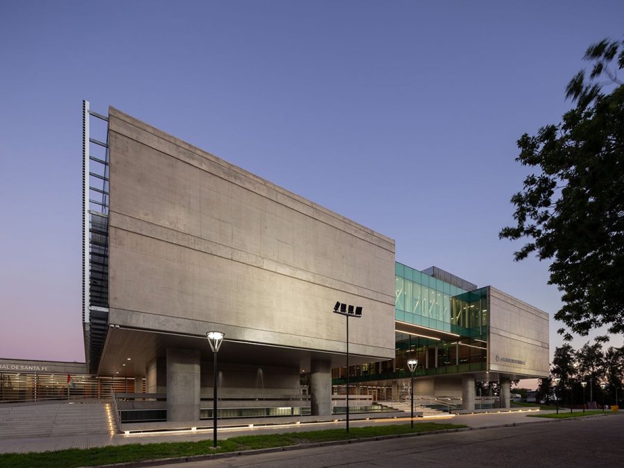 El edificio de los nuevos tribunales de Reconquista.
