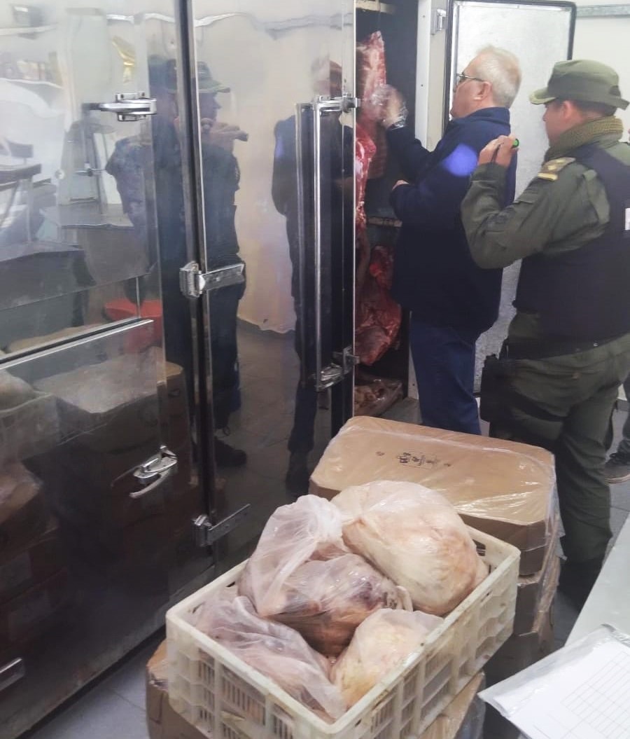 Los Pumas y ASSAL hallaron 300 kg de carne de dudosa procedencia en carnicerías.