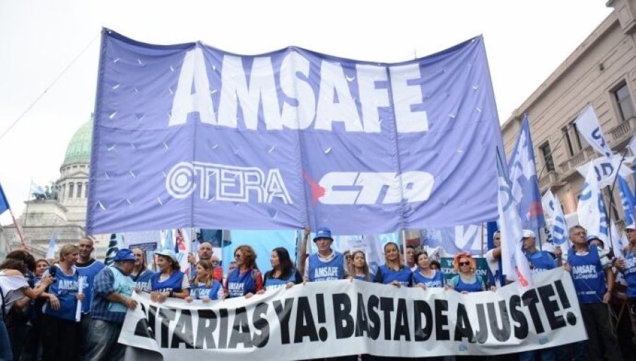 NUEVA MEDIDA DE FUERZA. Los gremios docentes se suman al paro nacional de Ctera del d&iacute;a jueves.