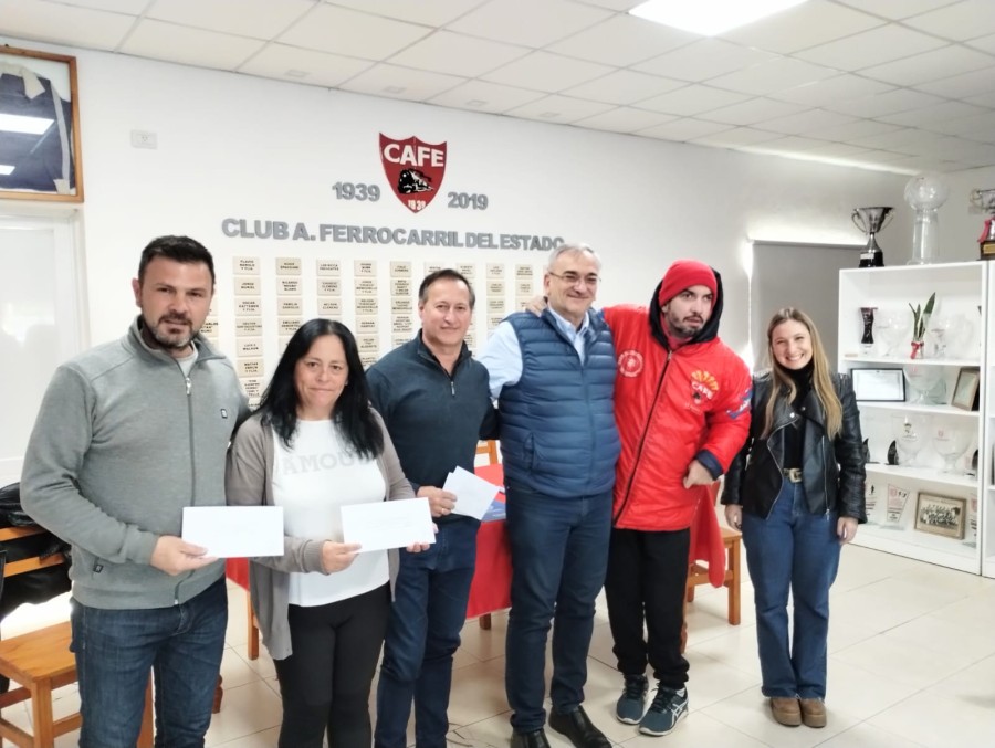 APORTES./ Se entregaron a la dirigencia ferrocarrilera.