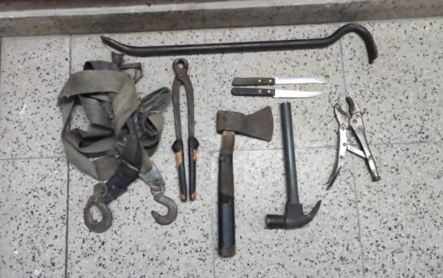 Un hacha y una tenaza, fueron usados en una agresi&oacute;n.