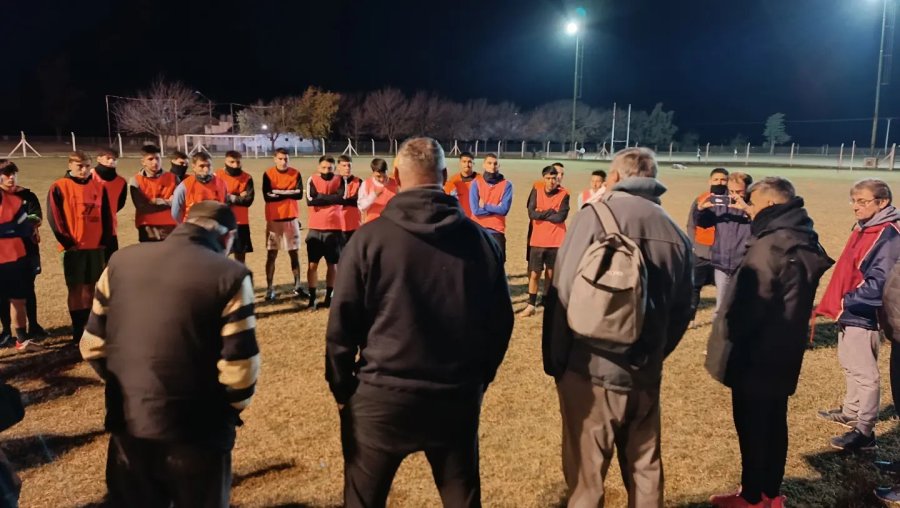 FERNANDO GAITÁN Y EL PLANTEL DE BROWN DE SAN VICENTE
