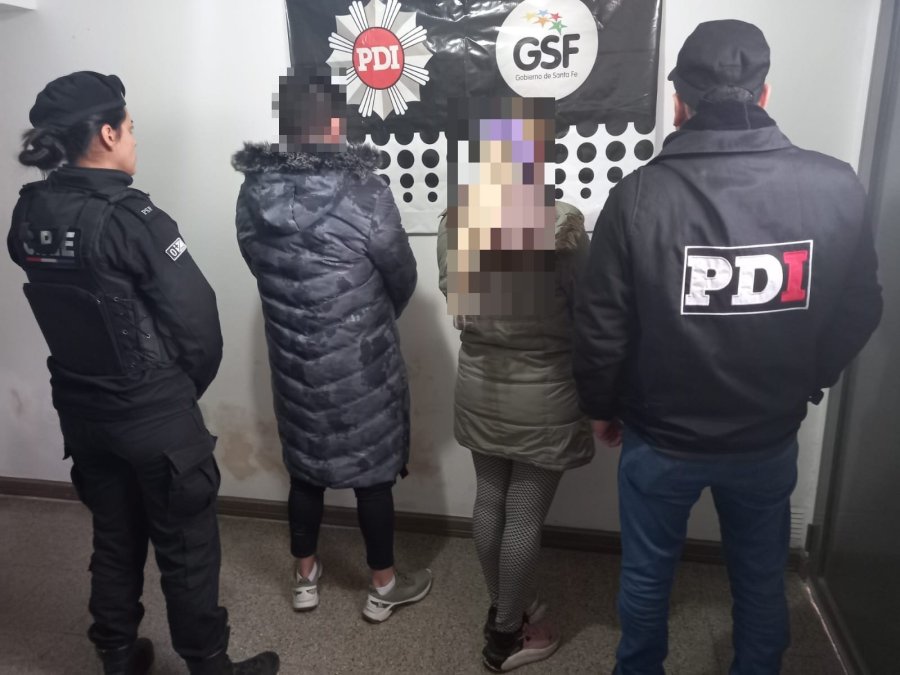 Hubo dos presuntos estafadores detenidos.