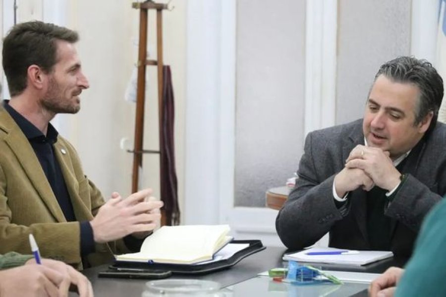 Gonzalo Aira y Pablo Cococcioni durante el encuentro.