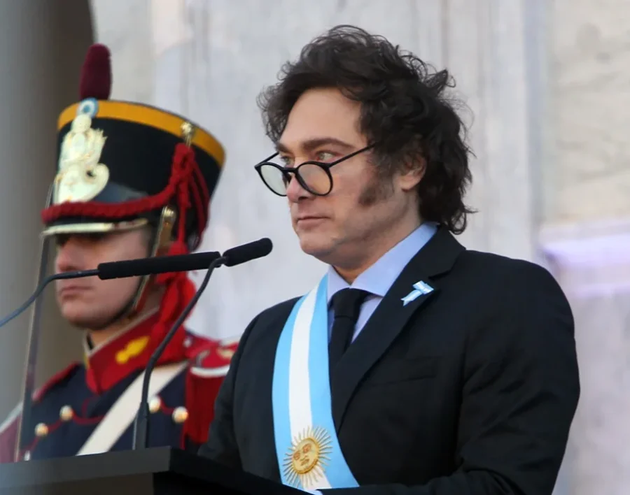 El presidente Javier Milei habló desde el balcón del Cabildo de Córdoba en la celebración por los 214 años de la Revolución de Mayo.