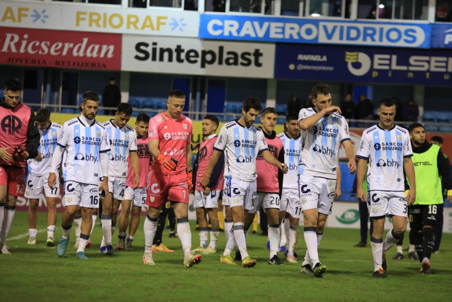 OTRA PÁLIDA IMÁGEN Y NUEVA DERROTA DE LA CREMA