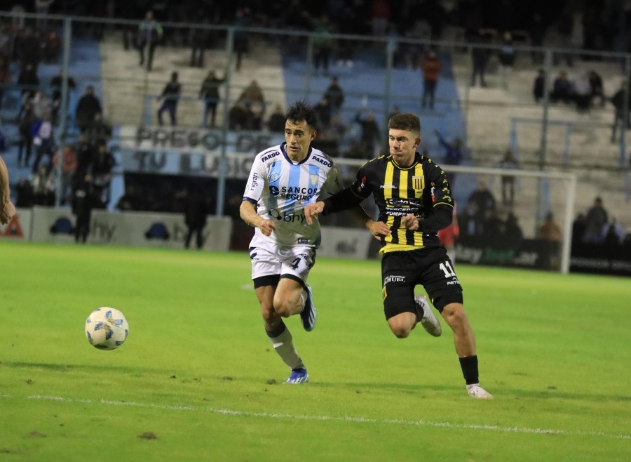 ATLÉTICO NO PUDO CON ALMIRANTE EN EL MONUMENTAL