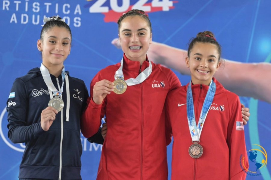 PODIO PANAMERICANO./ Emilia, a la izquierda.