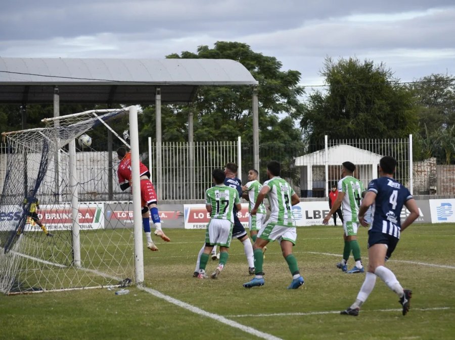 AFUERA NO SUMA./ Unión volvió a perder fuera de su cancha.