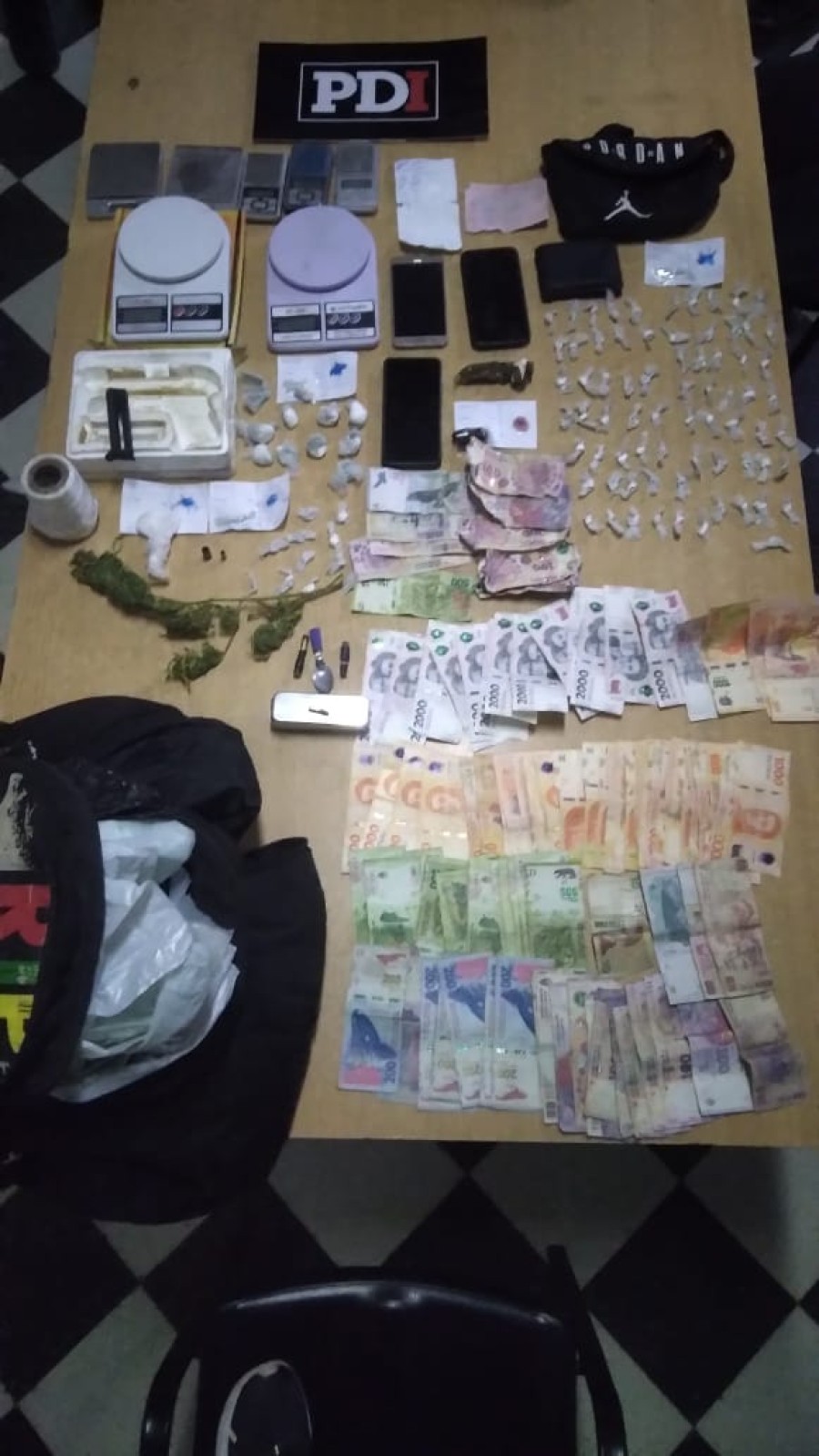 Lo secuestrado en el procedimiento.