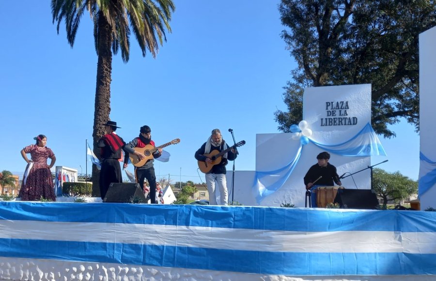 El acervo nativo brill&oacute; en la celebraci&oacute;n.
