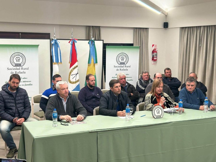 Leonardo Alassia y Pedro Rostagno encabezaron una conferencia de prensa en la sede de la Rural.
